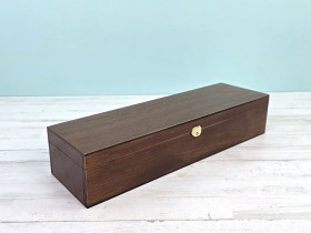 Varnished wooden box 44.5x13x9 cm. with hinge and clasp Ref.MAG25