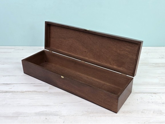 Varnished wooden box 44.5x13x9 cm. with hinge and clasp Ref.MAG25