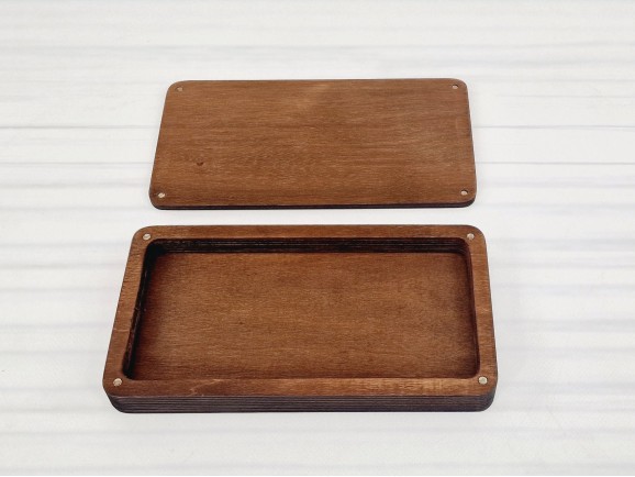 Wooden box 22x12x2.5 cm. walnut varnished with magnets Ref.PCF5SVC