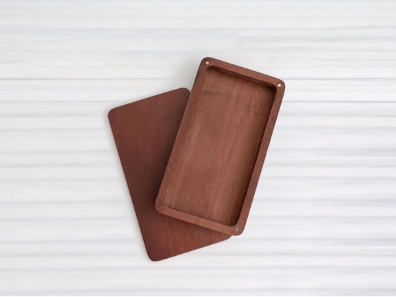 Caja de madera 22x12x2,5 cm. barnizada nogal c/imanes Ref.PCF5SVC