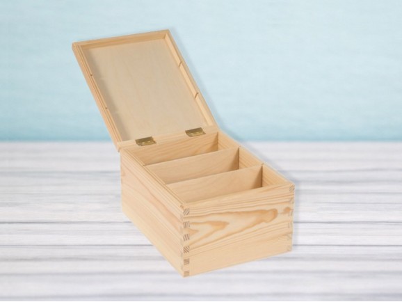 Wooden box 24x18.5x13 cm. with lid and interior dividers Ref.DRPZ289