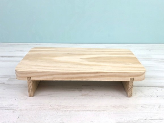 Wooden cutting board 30x20 cm with feet Ref.AT03213