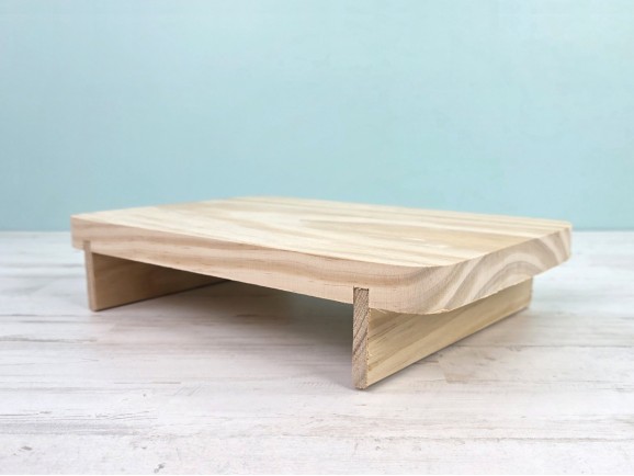 Wooden cutting board 30x20 cm with feet Ref.AT03213