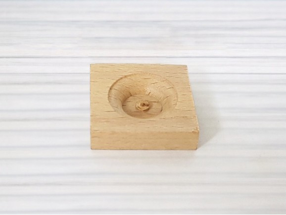 Peana de madera Cuadrada para bolas Ref.2356