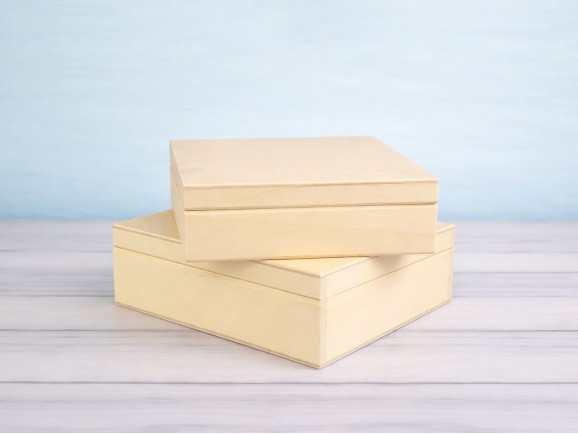 Wooden box 19x19x7 cm. Ref.1161A