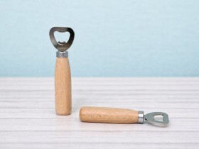 Wooden bottle opener with handle Ref.DRKC884