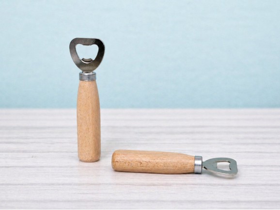 Wooden bottle opener with handle Ref.DRKC884