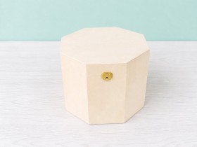 Caja de madera octogonal 25x25x19 cm. c/bisagra y broche Ref.AR11501
