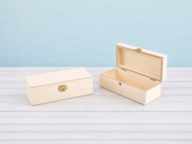 Wooden box 19x8x6 cm. with hinge and clasp Ref.PC4F1C