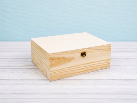 Wooden box case 27x22.5x11 cm. with hinge and clasp Ref.P35C45BS
