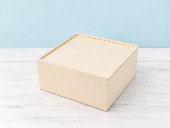 Wooden box 35x35x14 cm. with sliding lid Ref.PC9H