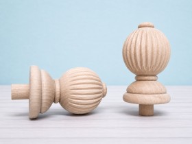 Carved wooden ball finial, Ø9 cm. Ref.355B