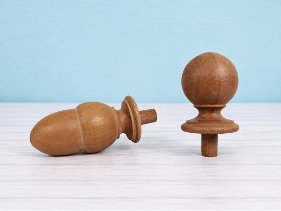 Remates Bola y Piña de madera sapelly Ø6,5 cm.Ref.354S