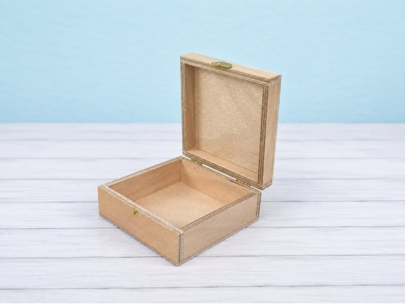 Wooden box OK with hinge and clasp, 2 sizes Ref. BBOK