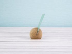 Wooden ball with photo or card slot Ref.OP605635