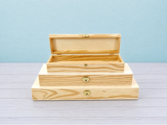 Pine wood box with hinge and clasp, 3 sizes. Ref.P1029