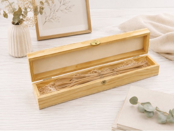 Pine wood box with hinge and clasp, 3 sizes. Ref.P1029