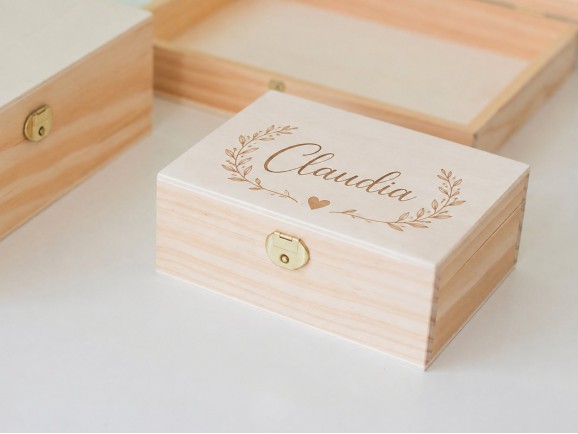 Wooden box with hinge and clasp various sizes Ref.BB