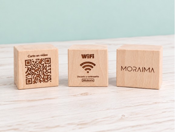 QR wooden cube 5,5x5,5 cm. Ref.MOQR
