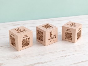 Cubo de madera QR 5,5x5,5 cm. Ref.MOQR