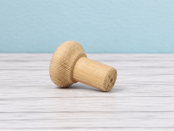 Perchín plano de madera pino 5xØ4 cm. c/espiga Ref.115