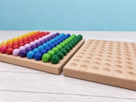 Wooden board 23x23x1.8 cm. for 100 balls Ø20 mm.Ref.MO197