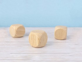 Wooden dice 3x3 cm. Ref.OP807587
