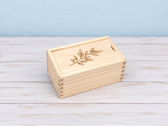 Caja de madera 19,5x12x11,5 cm. tapa corredera Ref.DRSM201