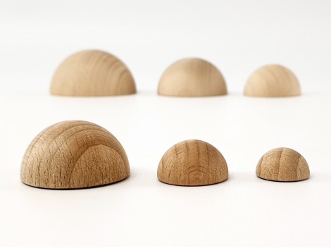 Half Balls of wood there are several measures Ref.OP1093