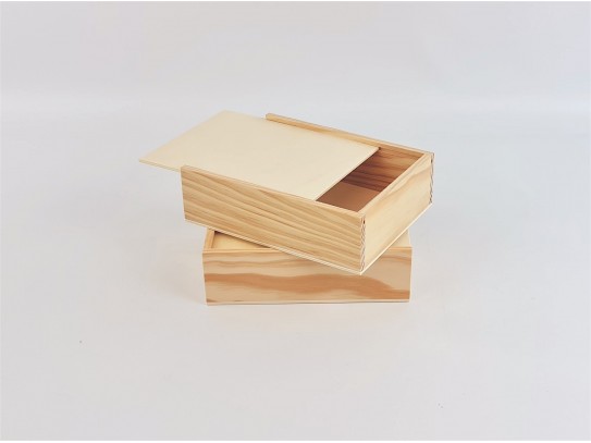Pine wood box 22x17x6 cm. with sliding sid Ref.PC6P71