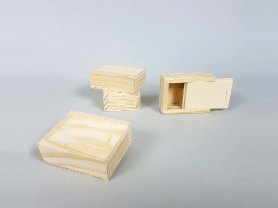 Wooden box 9x7x3.5 cm. with flush sliding cover Ref.P1002