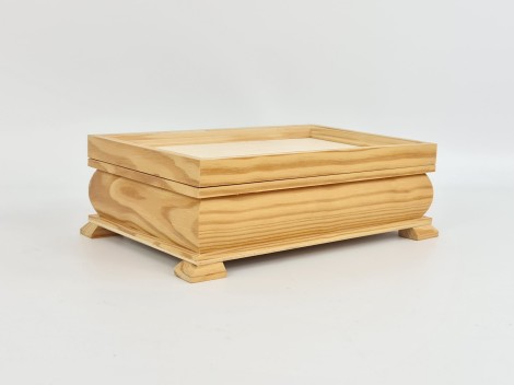 Caja de pino 23,5x16x8 cm. c/forma y patitas Ref.1168
