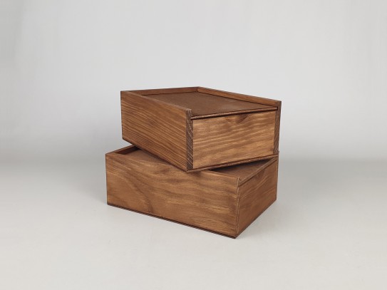 Aged pine wood box 17.5x12.5x6.5 with Sliding lid Ref.PF1015T