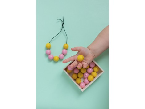 Bolas de colores Ø20 mm. con taladro pasante