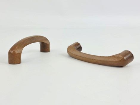 Tirador asa barnizado 9,5 cm. c/2 tuercas Ref.56A