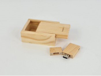 Pack PenDrive Madera + Caja Natural P1002 Ref.Pack1002CH2