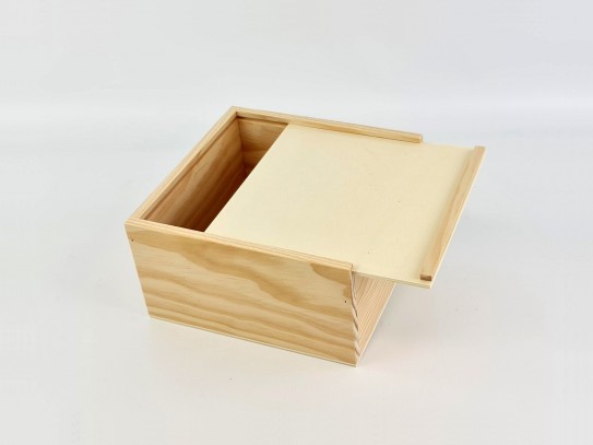 Caja de madera pino 22x22x12 cm. c/tapa corredera Marco Ref.99