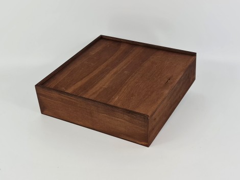 Aged Box 33.5x33.5x9.5 cm. with sliding Lid Ref.P14541