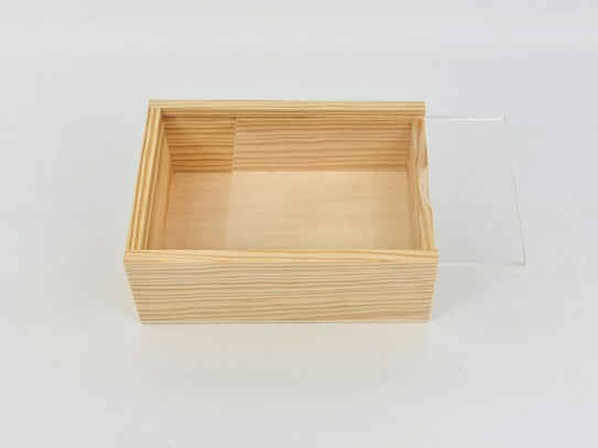 Pine wood box 29x24x7 cm. with methacrylate lid Ref.PF2025M