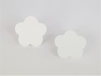 Flower 8 cm. children's handles. WHITE