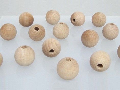 35 mm. wooden ball c/T.D. 10 x 20 mm. / 100 units.