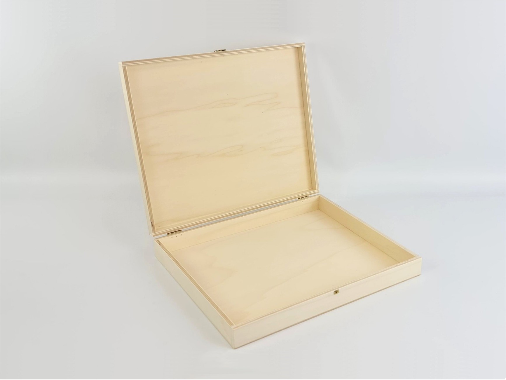 Caja de madera 40x33x6 cm. c/bisagra y broche Ref.P00C36D - Mabaonline