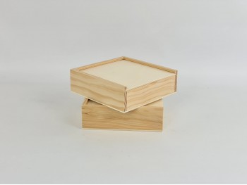 Wooden box 18x17.5x5.5 cm. with Wood Lid Ref.PCF13MS