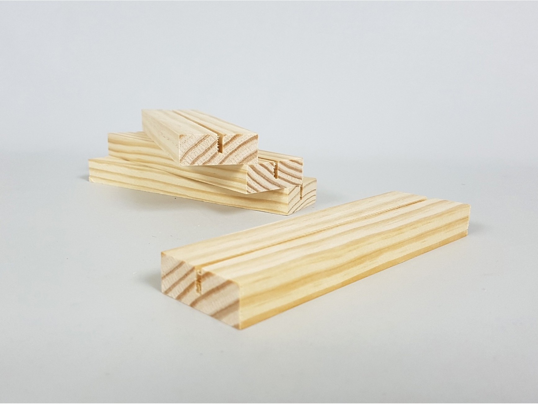 Tacos de madera francesa, 3/4 pulgadas de grosor, 5 pulgadas de profundidad  x 36 pulgadas de ancho.