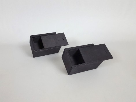 Caja de madera Negra 12x8x7 cm. c/tapa corredera Ref.1623