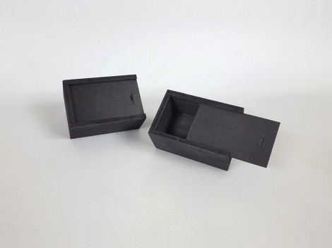 Caja de madera Negra 12x8x7 cm. c/tapa corredera Ref.1623