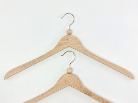 Natural wood hanger for adult clothing with ball Ref.VG2803