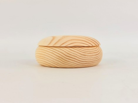 Round pine box Ø13.5x6 cm. with shape and lid