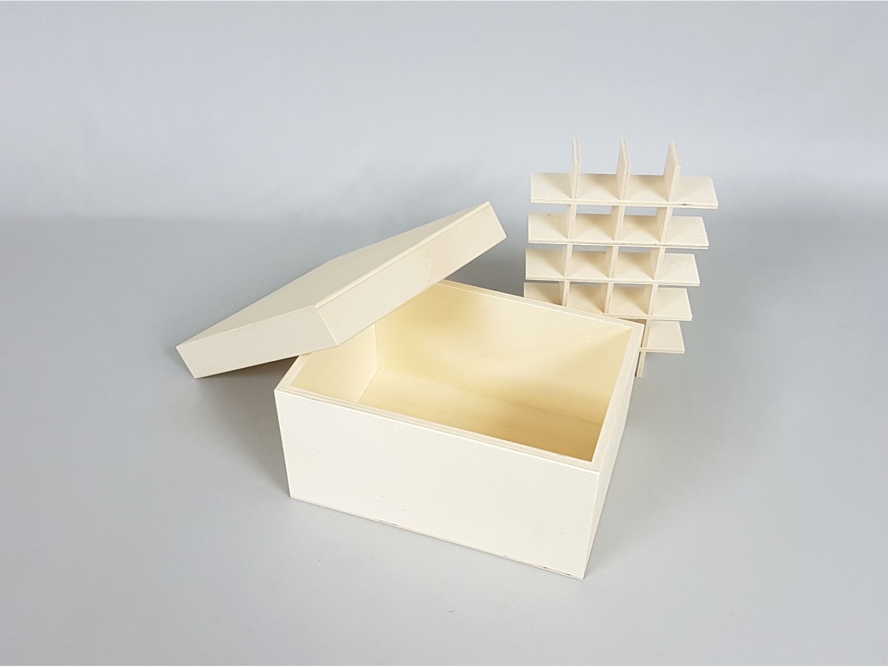 Caja de madera 23x17x11 cm. 24 divisiones c/tapa -