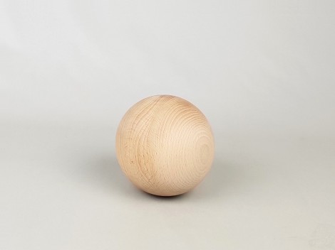 Wooden balls Ø 90 mm.